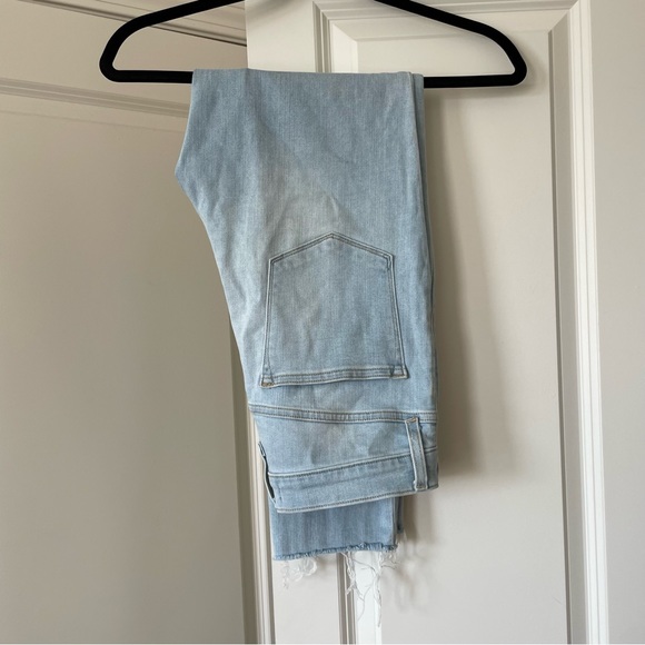 J Crew Highest Waist Light Wash Cropped Jeans - Picture 5 of 6